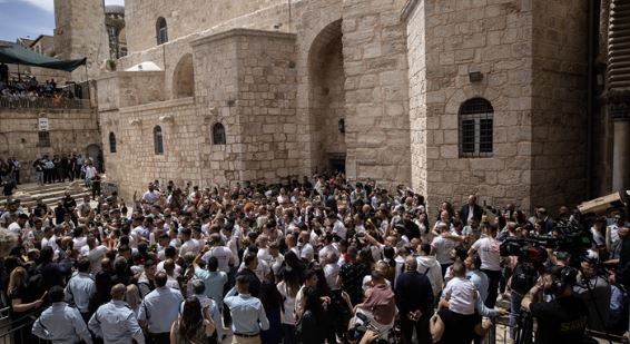 اللجنة الرئاسية للكنائس: "سبت النور" في القدس يتحول لنموذج لانتهاك حرية العبادة والمواثيق الدولية