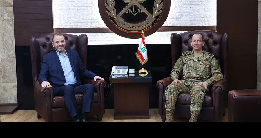 قائد الجيش يستقبل شخصيات دبلوماسية ويبحث الأوضاع العامة!