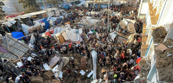 عشرات الشهداء والجرحى في قصف إسرائيلي لمدرسة نازحين وسط قطاع غزة