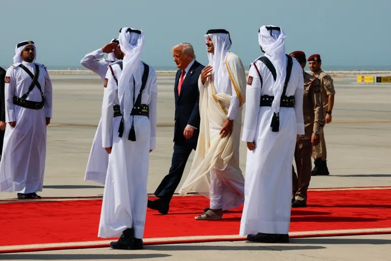 ترامب في قطر بعد زيارة "تاريخية" إلى السعودية