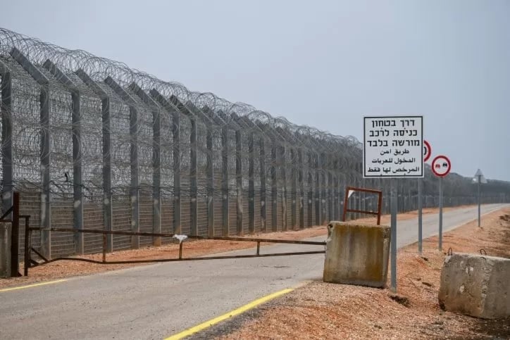 الاحتلال يصادق على خطة لبناء جدار فاصل على طول الحدود مع الأردن
