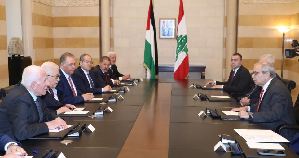 بيان لقاء الرئيسين عباس وسلام في السرايا: إقفال ملف السلاح الفلسطيني خارج أو داخل المخيمات ورفض التوطين