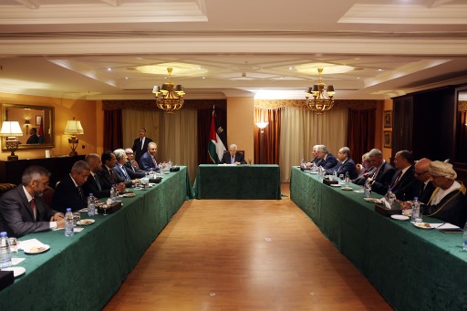 الرئيس عباس يجتمع مع السفراء العرب المعتمدين لدى لبنان