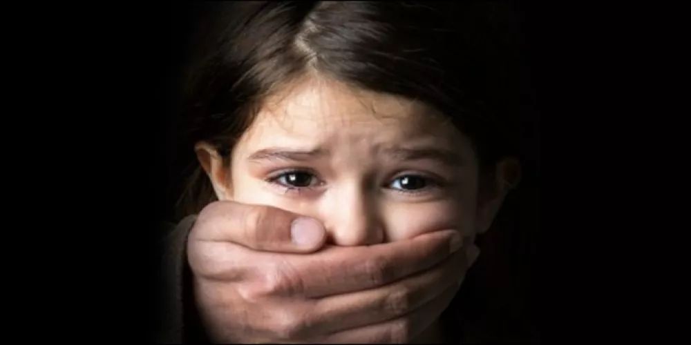 بعد "حادثة التحرّش".. مشاهد تفلّت جديدة تُهدّد سلامة الطلاب!