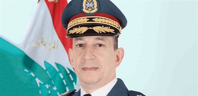 قائد الجيش يشيد بالعسكريين: صمام أمان الوطن والديمقراطية