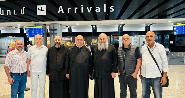 وصول المطرانين ابراهيم والصوري الى يريفان