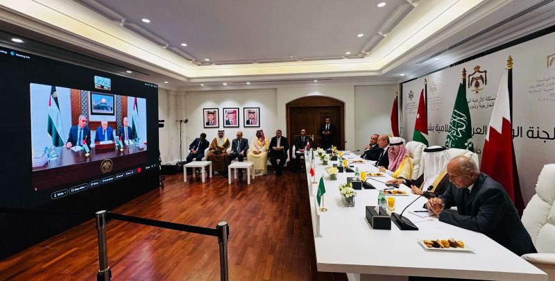 الرئيس عباس يجتمع مع اللجنة الوزارية العربية الإسلامية