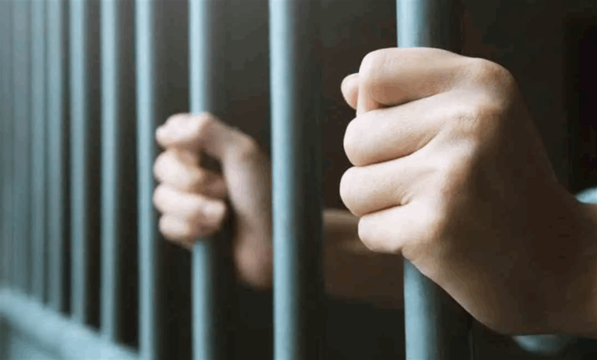 توقيف "شقيق نائب" ونقيب في الأمن الداخلي بملف الادوية المزورة