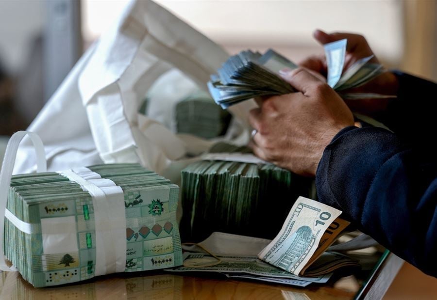 سرقة مُضاعفة للودائع... وهؤلاء المُستفيدون