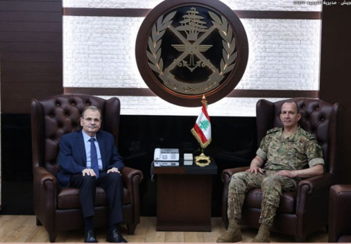 النائب البزري يزور قائد الجيش ويبحث معه الأوضاع العامة