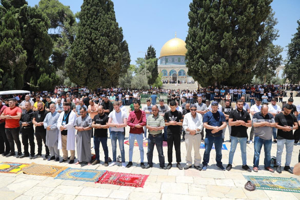 ‎40 ألفا يؤدون صلاة الجمعة في المسجد الأقصى