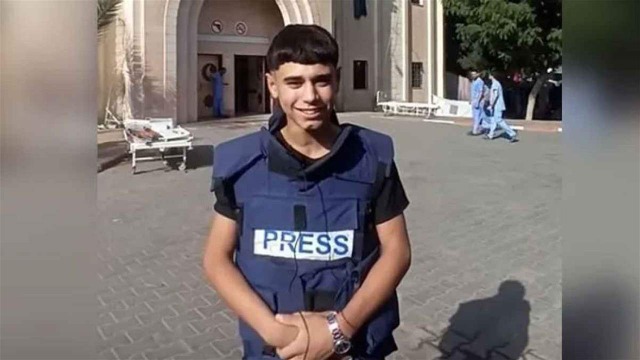 كان ينقل وجع الناس... رصاصة تصيب "عبود بطاح" في شمال غزة