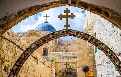 القدس تُنزف ماليًّا... تجميد الحسابات يُشعل غضب الخارجية!