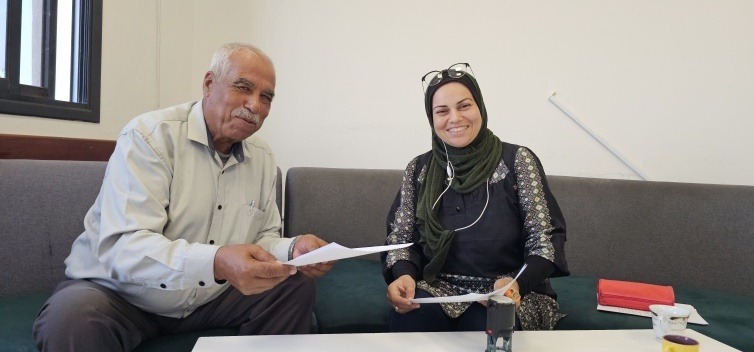 دائرة شؤون اللاجئين توقع اتفاقية تعاون مع جمعية "أصدقاء بلا حدود" لخدمة اللاجئين الفلسطينيين في مخيمات قطاع غزة