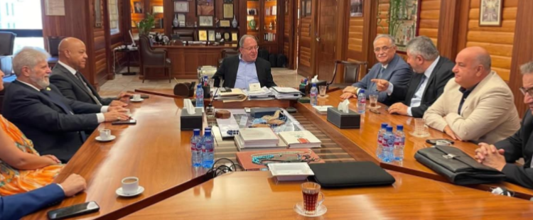 "عباس فواز يجمع رموز الاغتراب... والجامعة بتخطّ طريقها نحو العالم العربي والغربي