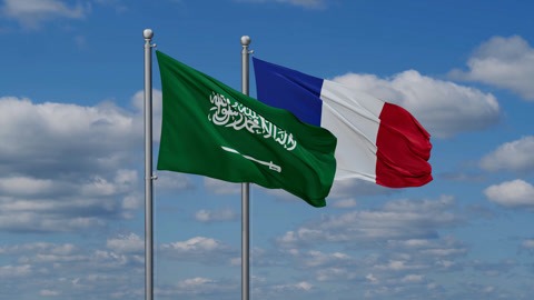 اتصال هاتفي سعودي - فرنسي لبحث المستجدات والتعاون