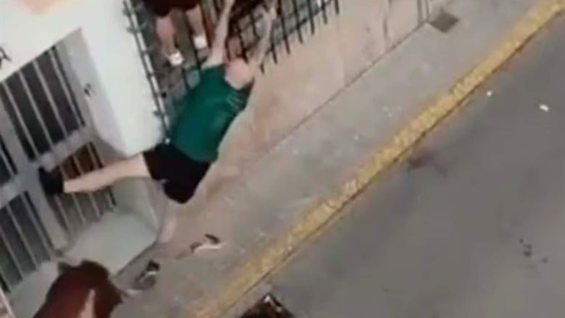 حادثة مروّعة... ثور يفتك برجل حاول النجاة