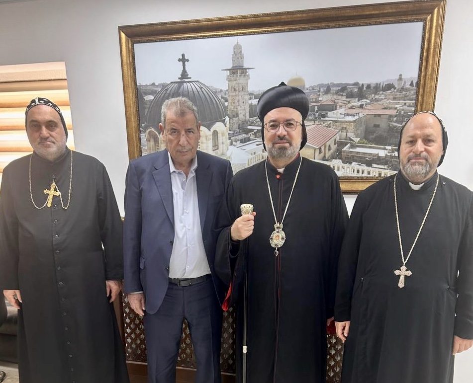 خوري يبحث مع مطران الكنيسة السريانية في القدس سبل دعم صمود الشعب الفلسطيني
