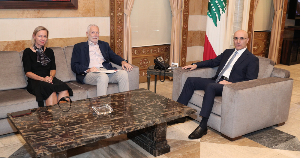 وزير الداخلية يعرض مع دمشقية وكلاوس أوضاع اللاجئين الفلسطينيين في لبنان ويلتقي شقير