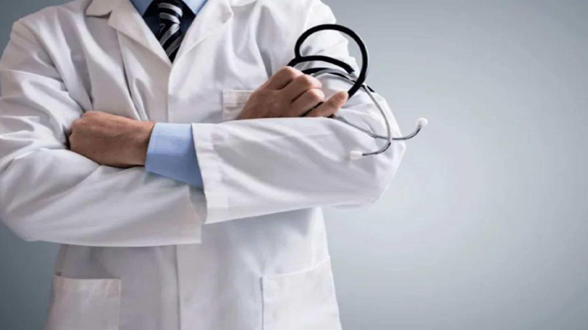 بعد الاعتداء على "طبيب الفقراء"... بيان من تجمع نقباء المهن الصحية