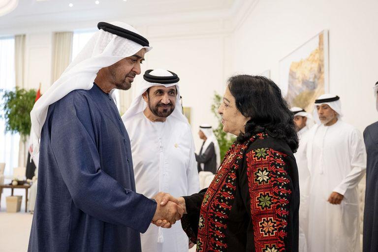 محمد بن زايد يستقبل وفد البرلمان العربي