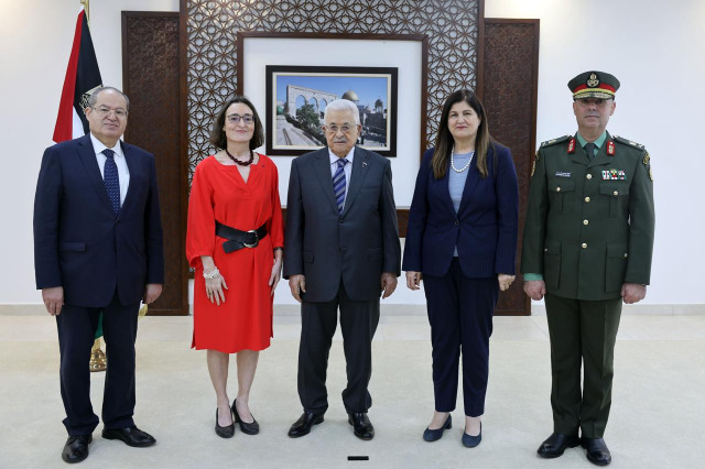 الرئيس عباس يتقبل أوراق اعتماد القنصل العام البلجيكي في القدس