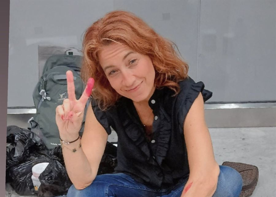"عدتُ إلى الوطن".. أول تعليق للبنانية لينا الطبال بعد ترحيلها من سجون الاحتلال