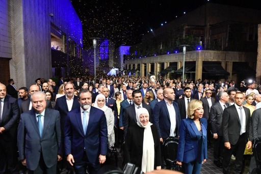 بالصور _ وسط بيروت يحتفل بعودة الحياة إلى أسواقه