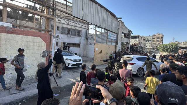 "حماس" تنهي تسليم الرهائن الإسرائيليين الأحياء… واستعدادات موازية لإطلاق سراح الأسرى الفلسطينيين