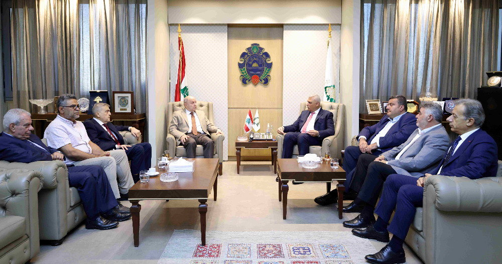 اللواء شقير يسقبل الأسمر على رأس وفد من الإتحاد العمالي العام