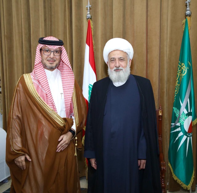 السفير  بخاري يلتقي الشيخ علي الخطيب