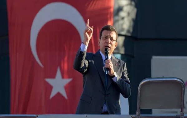 رئيس بلدية إسطنبول أمام القضاء... تحقيق جديد بتهمة "التجسّس"
