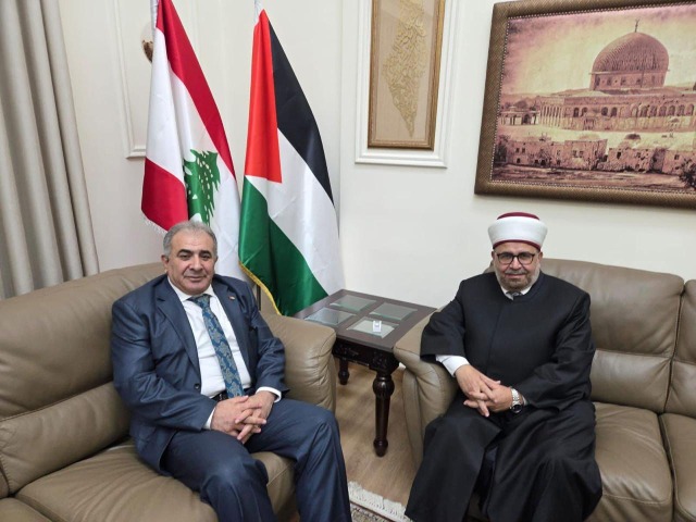 السفير الأسعد يلتقي رئيس المحكمة العليا الشرعية في فلسطين