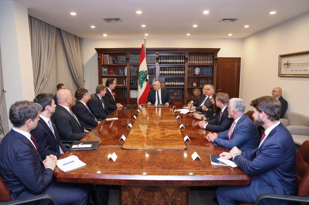 الإنسحاب الإسرائيلي وحلّ المشاكل الحدودية وتمويل إعادة الإعمار مرتبط بنزع سلاح الحزب