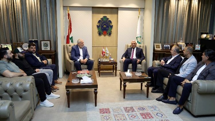 اللواء شقير يستقبل وفدًا من جمعية العرب الأميركيين ويثمن مبادراتهم الإنسانية