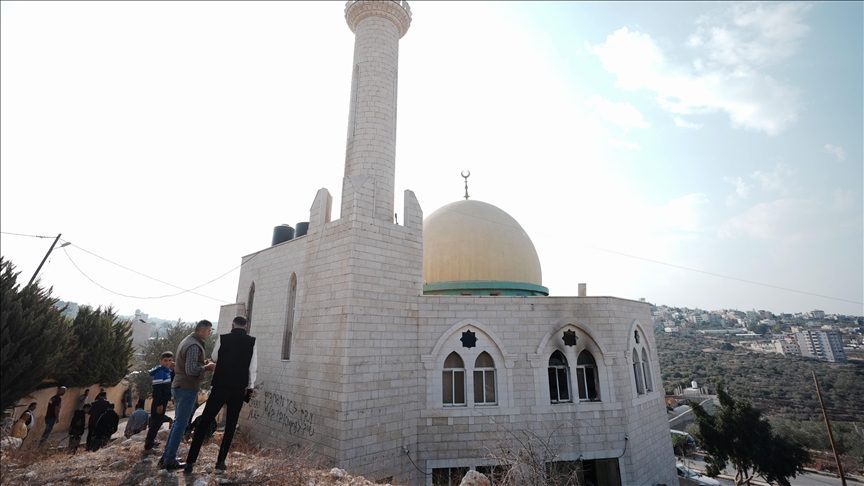 الرئاسية العليا تُدين جريمة المستوطنين بإحراق مسجد قرب سلفيت