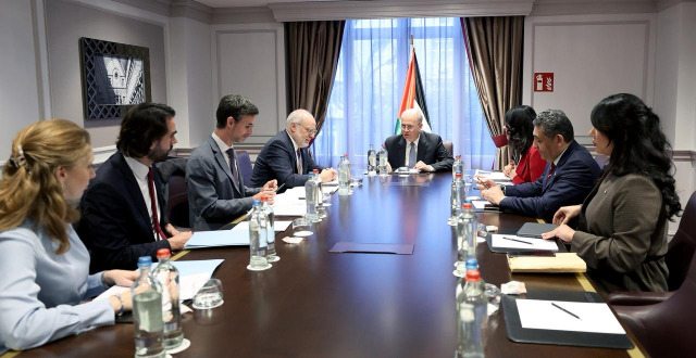رئيس الوزراء الفلسطيني د. مصطفى يدعو سويسرا واليابان للاعتراف بدولة فلسطين
