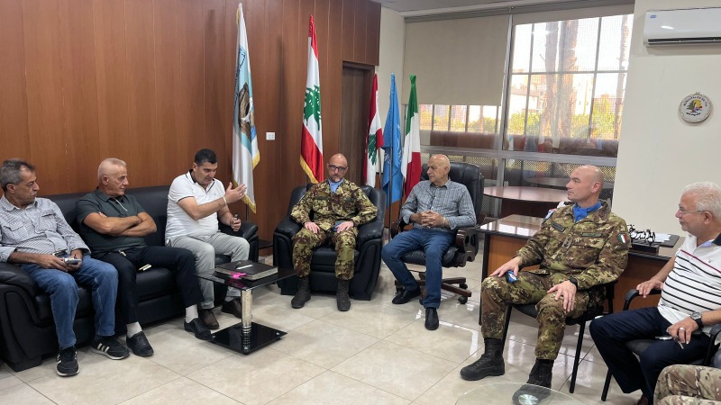 اليونيفيل تقدم مساعدات تعليمية وطبية للأسر النازحة على طول الخط الأزرق