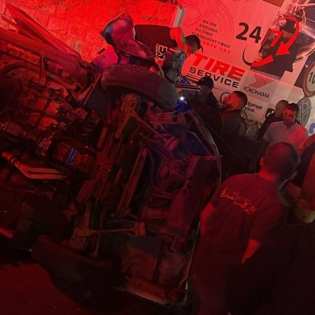 إنقلاب “فان” لنقل الركاب في عمشيت… وفرق الدفاع المدني تعمل على إنقاذ الجرحى