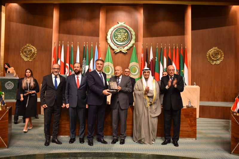 الجامعة العربية ووزراء الإعلام العرب يكرمون الوزير عساف تقديرا للمكانة المهمة التي وصل إليها الإعلام الرسمي