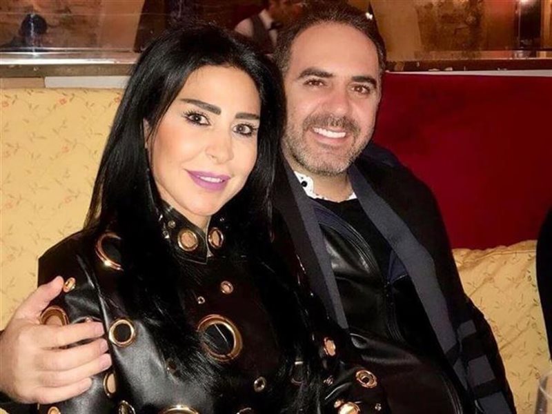 بعد انتشار شائعة انفصالهما.. فنان لبناني شهير يحتفل برفقة زوجته بعيده في أجواء رومانسية!