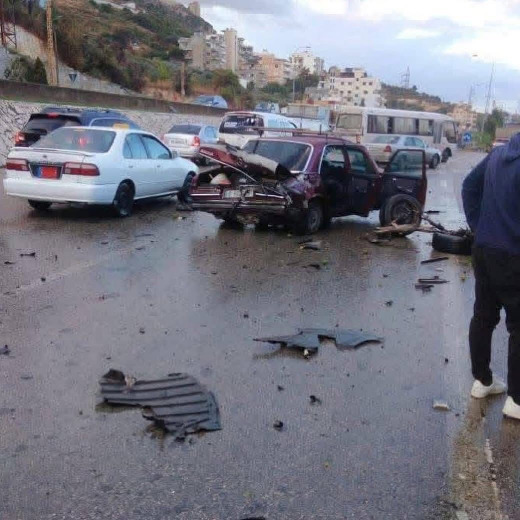 بالصور - حادث سير مروع على أوتوستراد القلمون باتجاه بيروت