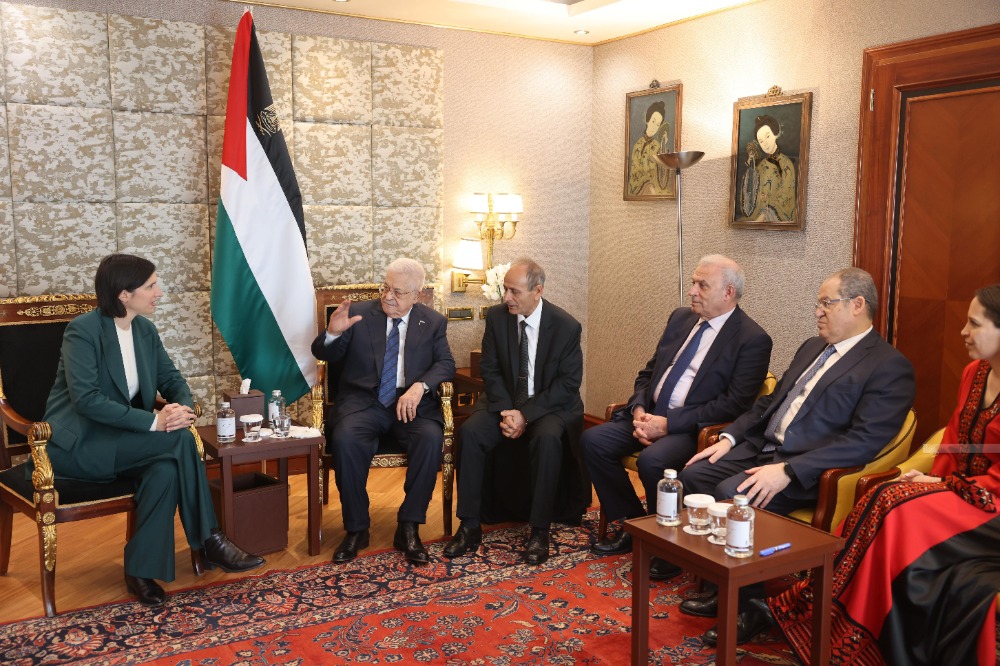 الرئيس عباس  يلتقي أمين عام الحزب الديمقراطي الإيطالي