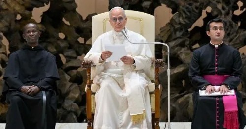 البابا لاون الرابع عشر يشدّد على الحوار والرجاء في يوبيل الدبلوماسية الإيطالية… وبارولين يؤكد دعم الفاتيكان للبنان