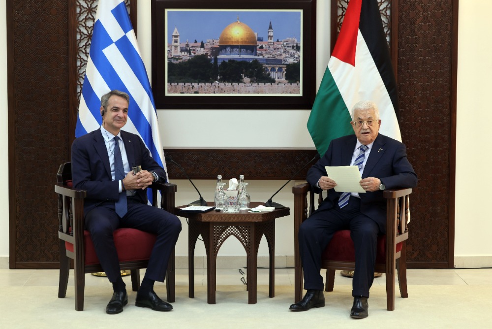 الرئيس عباس: مستعدون للعمل مع الرئيس ترامب والوسطاء والشركاء من أجل صنع السلام العادل والشامل