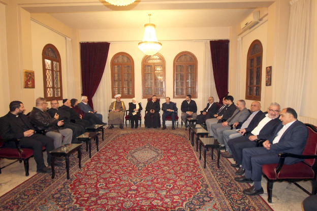 بهية الحريري تجول ووفد "المستقبل ومؤسسة الحريري" على مطارنة  صيدا وتزور ميشال موسى ودار العناية مهنئة بالميلاد