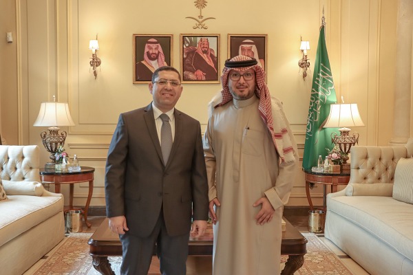 السفير بخاري يستقبل القاضي مكاوي...