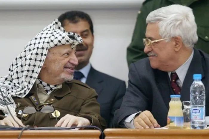من ياسر عرفات إلى محمود عباس: رحلة الشرعية الفلسطينية
