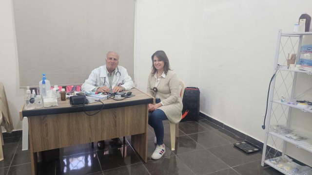 جمعية رحيم بالتعاون مع الصليب الأحمر اللبناني تواصلان تقديم الخدمات الصحية المجانية