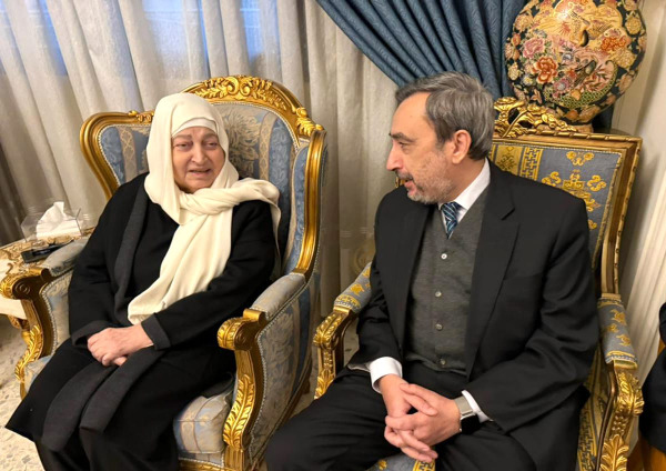 بهية الحريري تُقدّم بإسم الرئيس سعد الحريري التعازي للنائب عماد الحوت بوفاة والدته